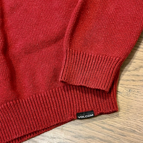 Volcom Kids Boy's Strange Eggnog Sweater. Color: Blood Red. Size MD (10-12). - Picture 5 of 6